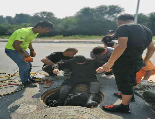 蛙人水下封堵 蛙人水下潛航器 蛙人潛水服設備多少錢1套 蛙人潛水最深多少米